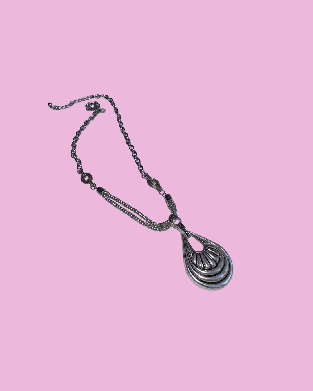Ornate Teardrop Pendant Necklace — photo 1
